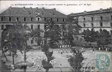 Iconographie - La cour du quartier pendant la gymnastique, 93e de ligne