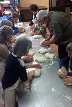 Iconographie - Atelier Fabrication de pain de L'Ecole Buissonnière 