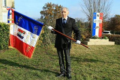 Iconographie - Remise de drapeau à la section UNC Faymoreau-Marillet