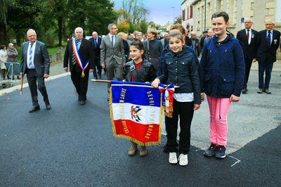 Iconographie - Cérémonie patriotique avec l'UNC 85