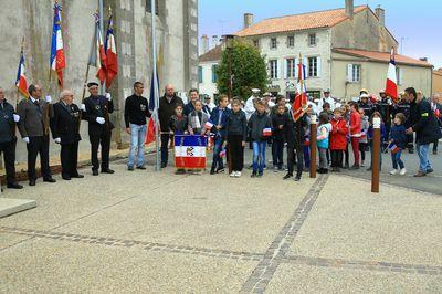 Iconographie - Cérémonie patriotique avec l'UNC 85