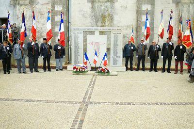 Iconographie - Cérémonie patriotique avec l'UNC 85