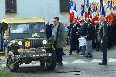 Iconographie - Inauguration de la route des Anciens Combattants avec l'UNC 85