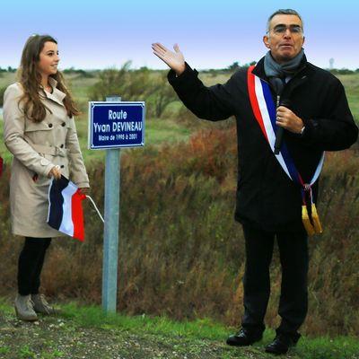 Iconographie - Inauguration de la route des Anciens Combattants avec l'UNC 85