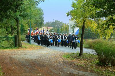 Iconographie - Remise du drapeaux aux soldats de France avec l'UNC 85