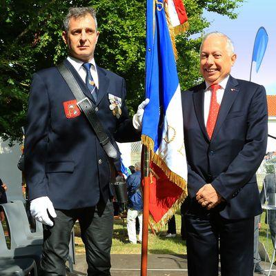 Iconographie - Remise du Drapeau Devoir de Mémoire