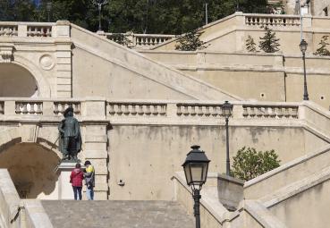 Iconographie - Escalier monumental