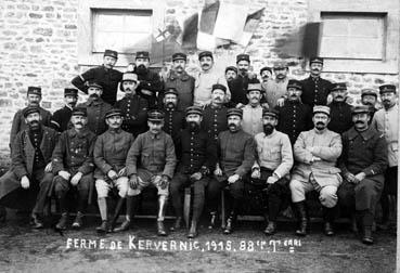 Iconographie - Soldats posant à la Ferme de Kevernic