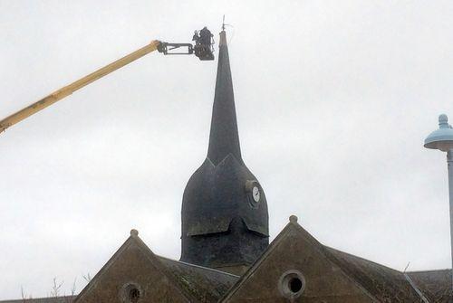 Iconographie - Enlèvement du coq de l'église suite à une tempête