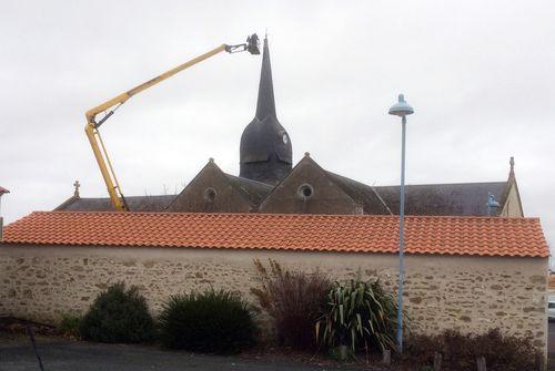 Iconographie - Enlèvement du coq de l'église suite à une tempête