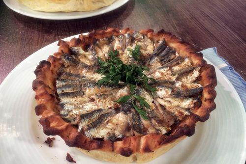 Iconographie - Tourtière de sardines, selon le restaurant Le Poucton