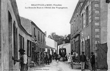 Iconographie - La Grande Rue et l'Hôtel des Voyageurs