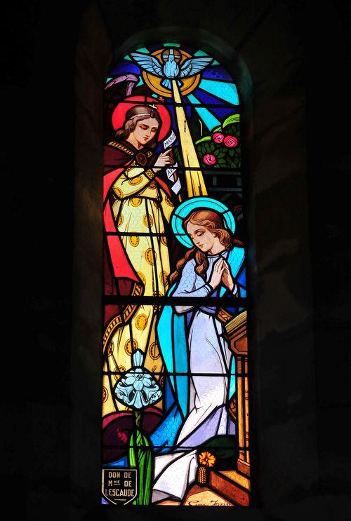 Iconographie - Vitrail de la chapelle Notre Dame de toutes grâces