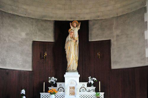 Iconographie - Autel de la chapelle Notre Dame de toutes grâces