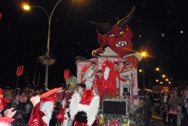 Iconographie - Fête des fleurs - Le char du diable