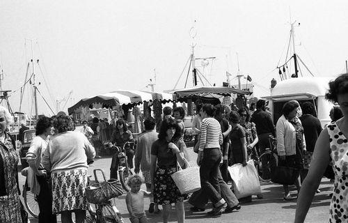 Iconographie - Marché sur le quai