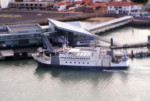 Iconographie - L'Insula Oya II à la gare maritime