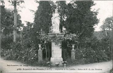 Iconographie - Hôpital de la Sainte-Famille - Statue N.-D. des Victoires