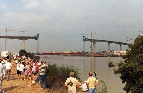 Iconographie - Installation du tablier central du pont de Saint-Nazaire