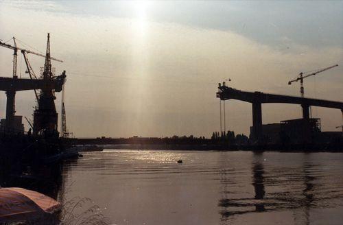 Iconographie - Installation du tablier central du pont de Saint-Nazaire