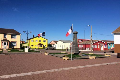 Iconographie - Place et monument aux Morts