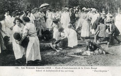 Iconographie - Ecole d'ambulanciers de la Croix Rouge 1914