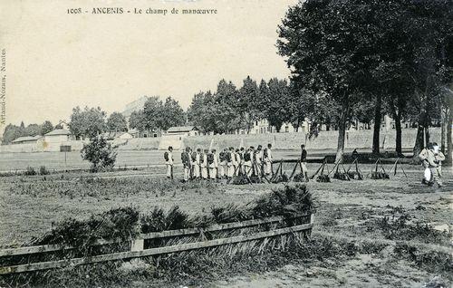 Iconographie - Le champ de manœuvre du 64e RI à Ancenis