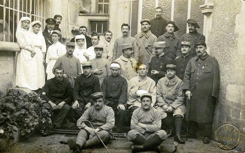 Iconographie - Isidore Remaud à l'hôpital avec ses camarades de combat à Angers