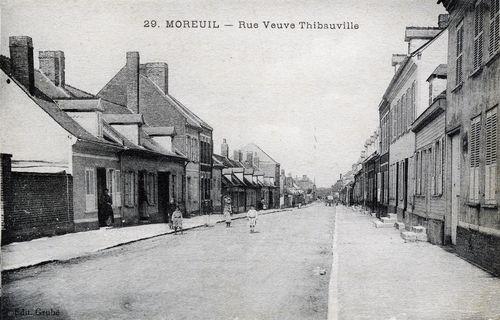 Iconographie - Moreuil la rue Veuve Thibauville