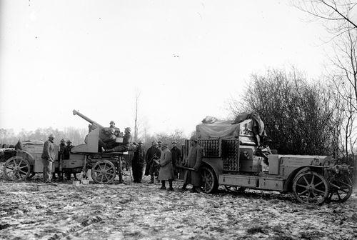 Iconographie - Canon DCA sur véhicule automobile