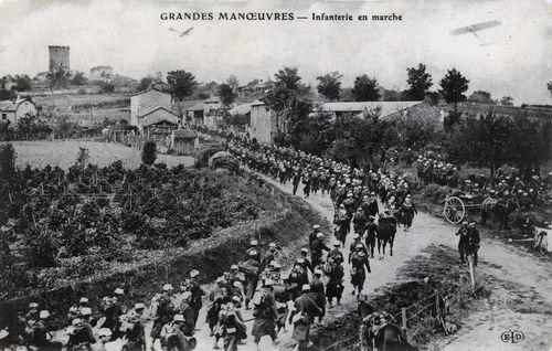 Iconographie - Les grandes manœuvres - Infanterie en marche