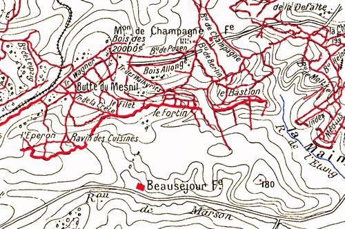 Iconographie - La ferme Beauséjour et en rouge, les tranchées de la butte du Mesnil