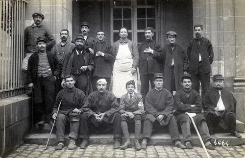 Iconographie - Isidore Remaud à l'Hôpital avec ses amis