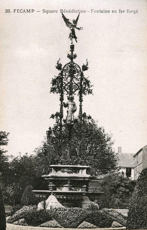 Iconographie - Square Bénédictine - Fontaine en fer forgé