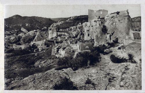 Iconographie - Ensemble de ruines de l'ancien hôpital Sainte-Blaise et du château des Baux