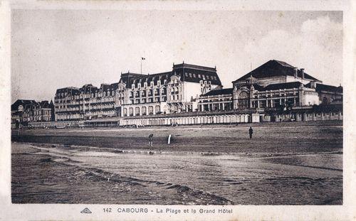 Iconographie - La plage et le Grand Hôtel