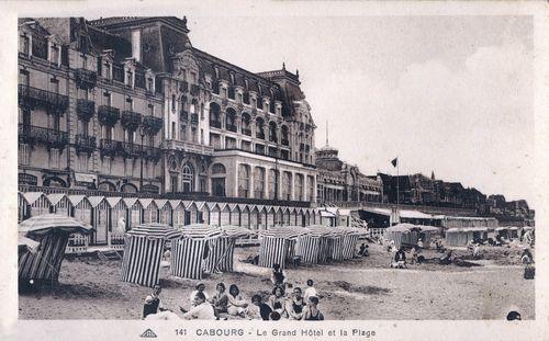 Iconographie - Le Grand Hôtel et la plage