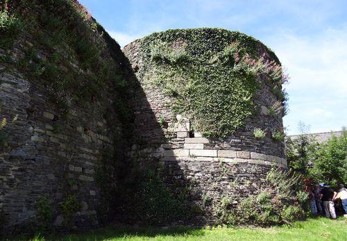 Iconographie - Tour des remparts du château