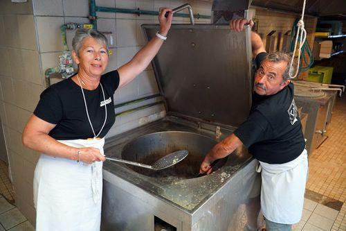 Iconographie - Feux de la Saint-Jean - Cuisson des moules