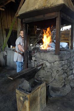 Iconographie - La forge mérovingienne, au Grand parc du Puy du Fou