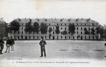 Iconographie - Cour de la caserne La Trémoille (70e régiment d'infanterie)