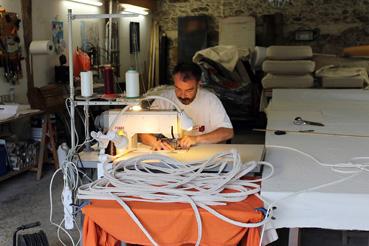Iconographie - Couture passe-poil à l'Atelier du cuir de l'Atlantique