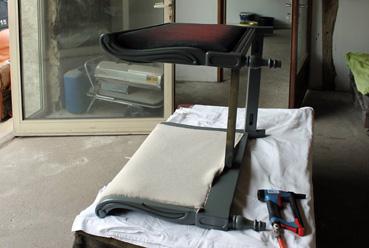 Iconographie - Changement de tissu à un fauteuil par l'Atelier du cuir de l'Atlantique