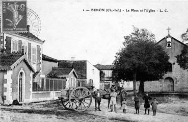 Iconographie - La place et L'église