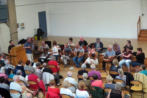 Iconographie - Ensemble de musique traditionnelle du Conservatoire au concert Le Havre en chansons à la Salle Franklin
