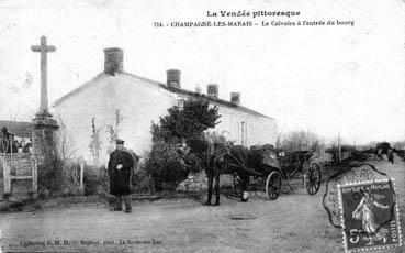 Iconographie - Le calvaire à l'entrée du bourg