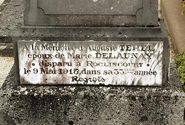 Iconographie - Plaque de la tombe d'Auguste Téhel