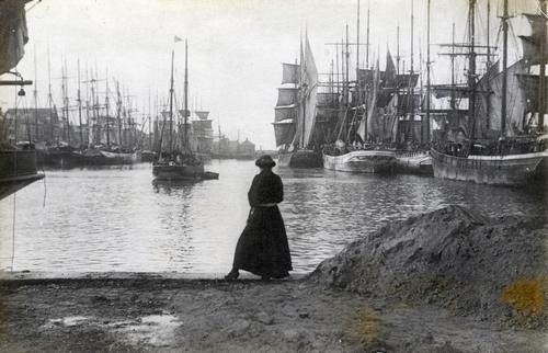 Iconographie - Le bassin Bérigny rempli de trois-mâts terre-neuviers