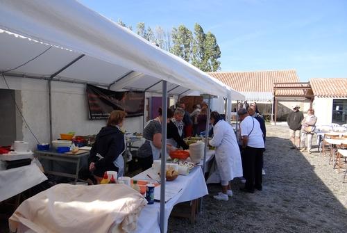 Iconographie - Gageries de la saint Michel - Le stand cuisine