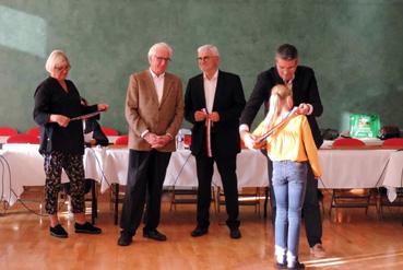 Iconographie - Remise des écharpes aux élus du CME fusionné avec les maires